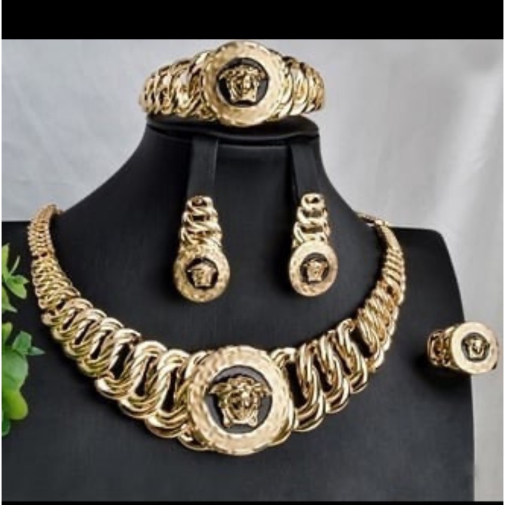 Beautiful Gold plated Luxury set